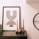 Warsaw Concierge Hoza Corner